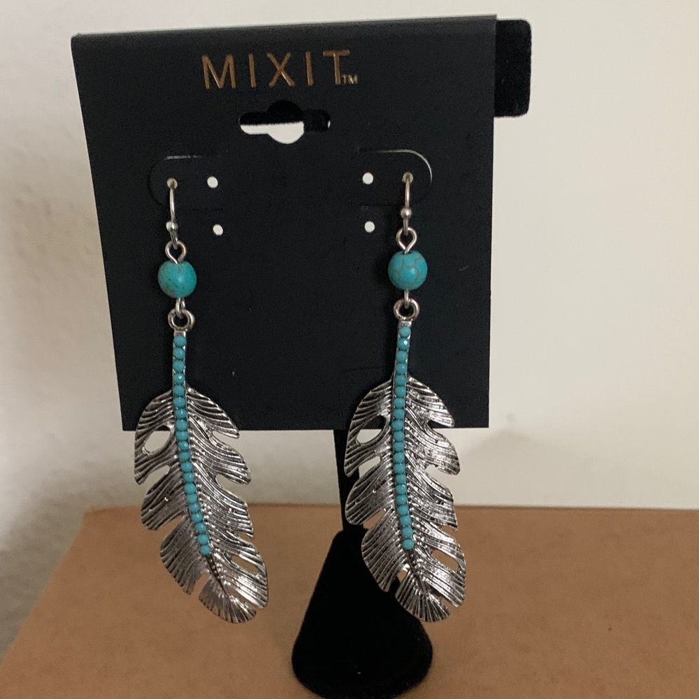 Mix It Silver and Blue Feather Earrings